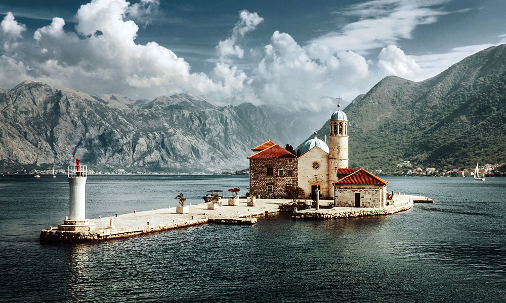 Art exhibition in Kotor showcasing local talent - Things to do in Kotor, Montenegro
