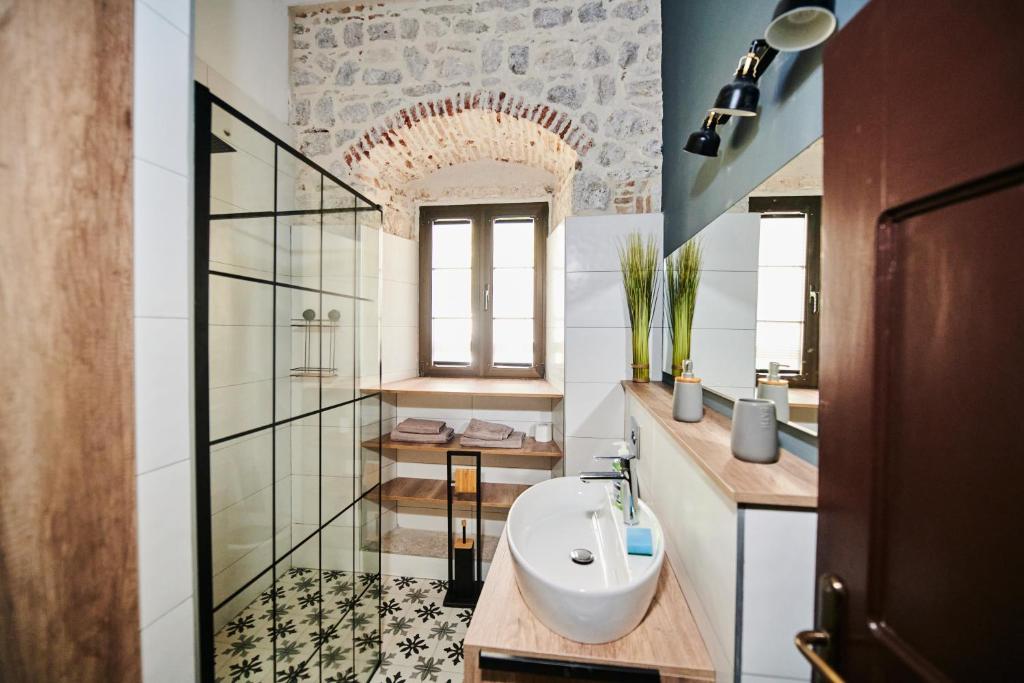 Luxury Palace Apartment Kotor (3)