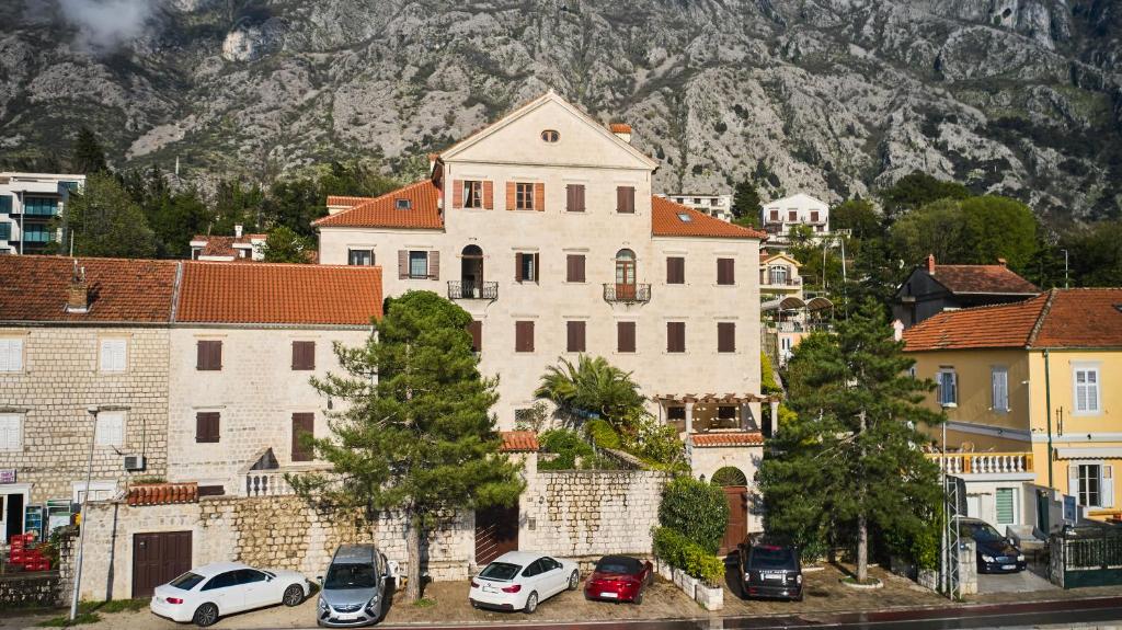 Luxury Palace Apartment Kotor (20)